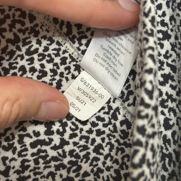 Athleta Salutation Stash II Textured 7/8 Tight in Leopard Print - Size M - Picture 8 of 8